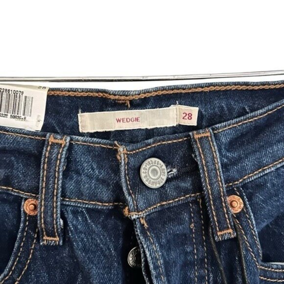 NWT Levi’s Premium Wedgie Icon Jeans High Rise Tapered Leg Denim Aritzia Sz 28 - Picture 4 of 14